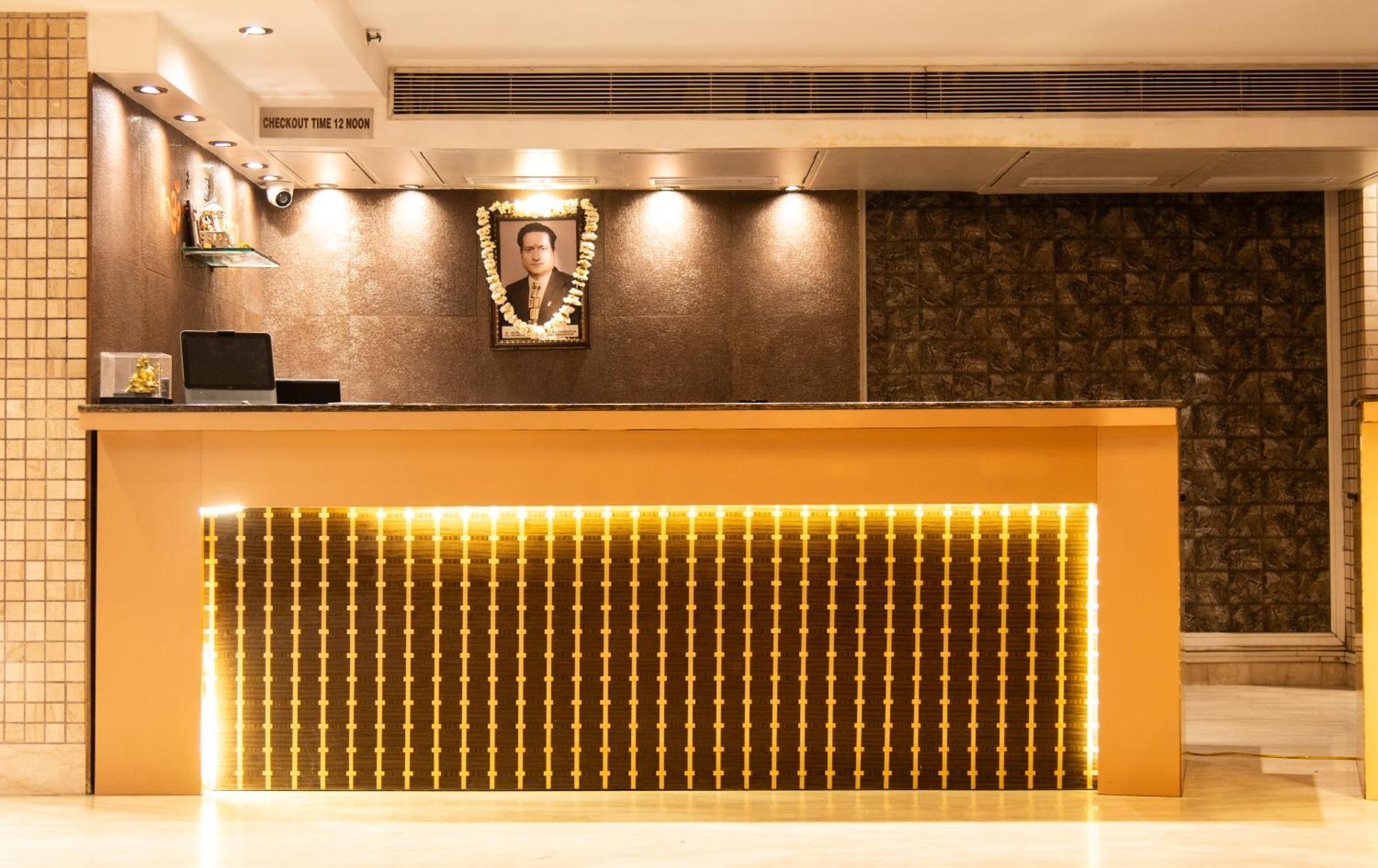 Mayur Hotel Neu-Delhi Exterior foto