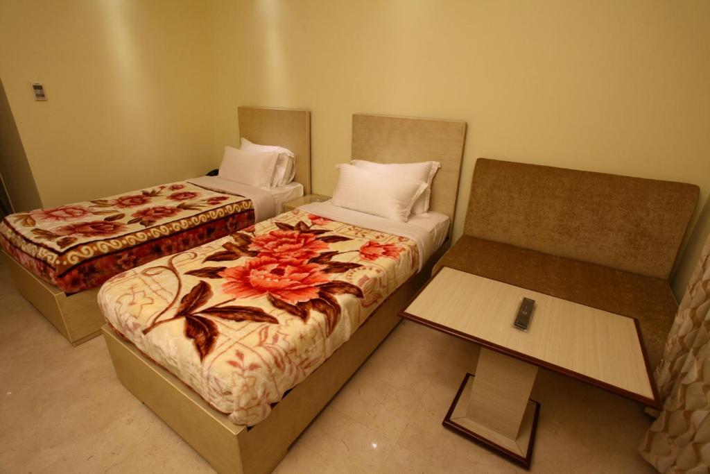 Mayur Hotel Neu-Delhi Zimmer foto