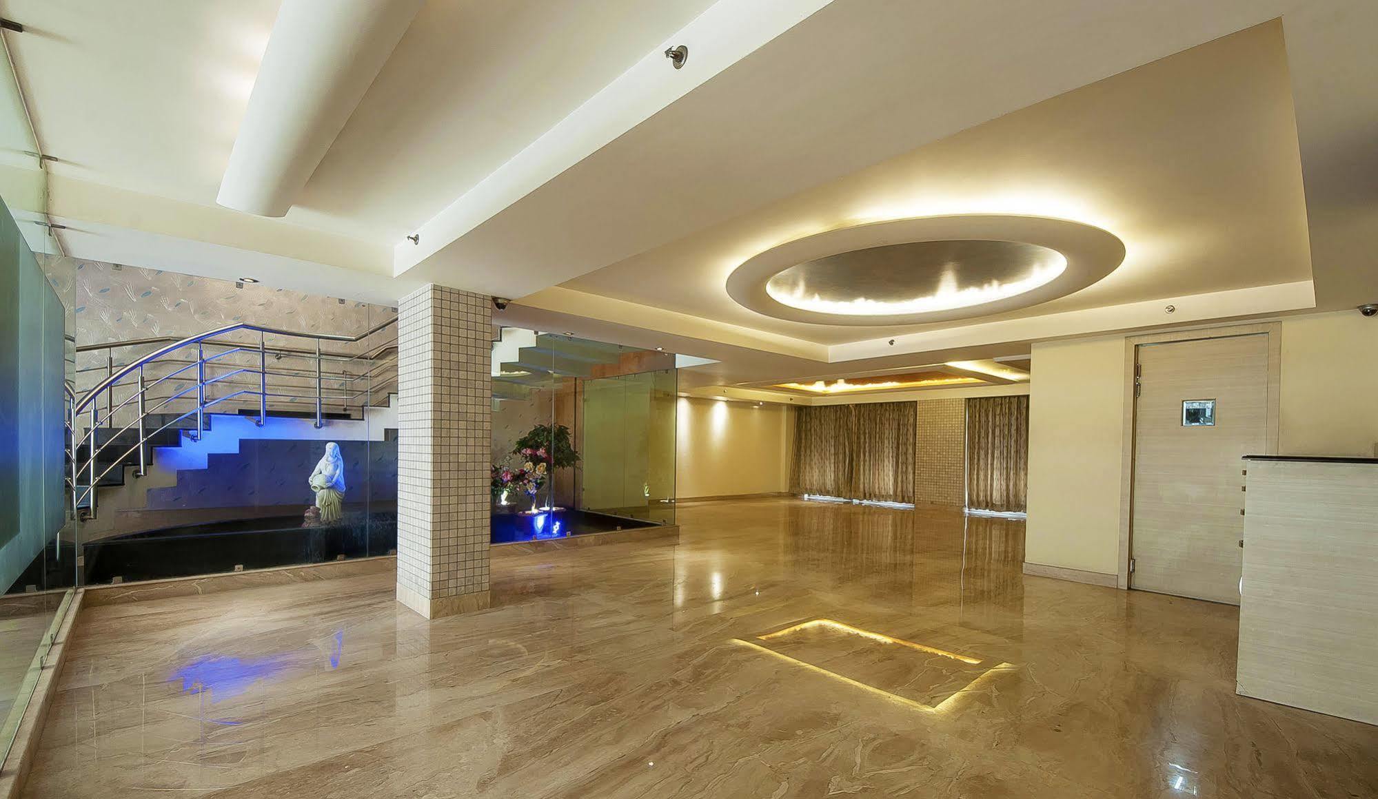 Mayur Hotel Neu-Delhi Exterior foto