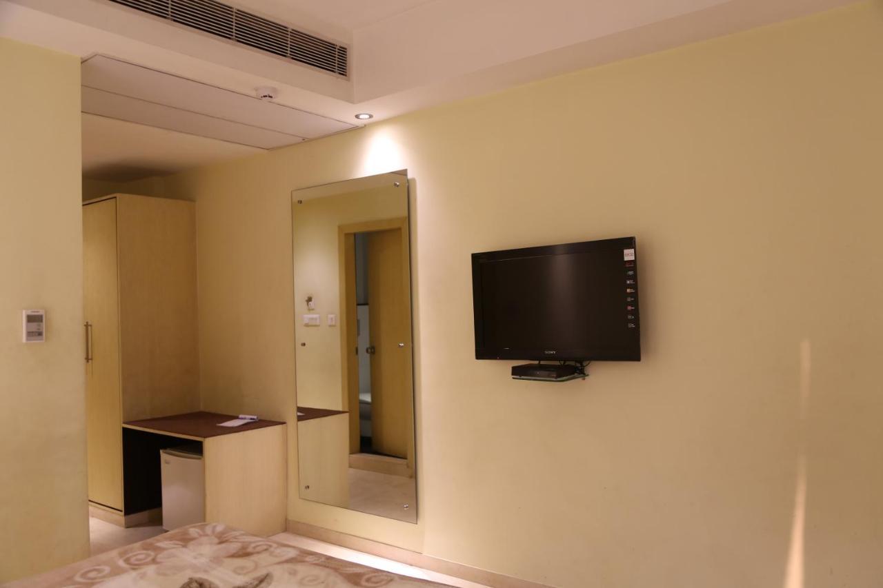 Mayur Hotel Neu-Delhi Exterior foto