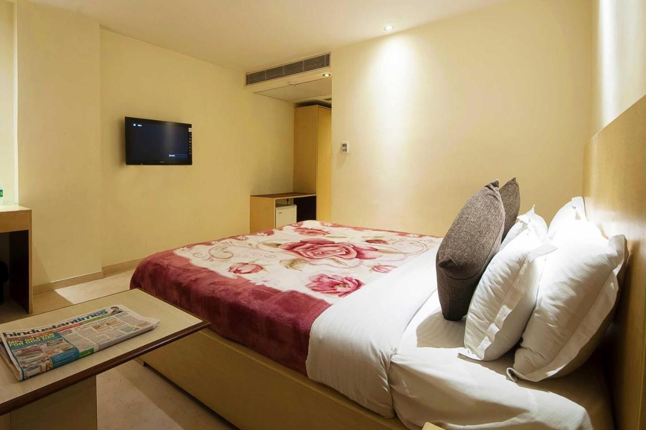 Mayur Hotel Neu-Delhi Exterior foto